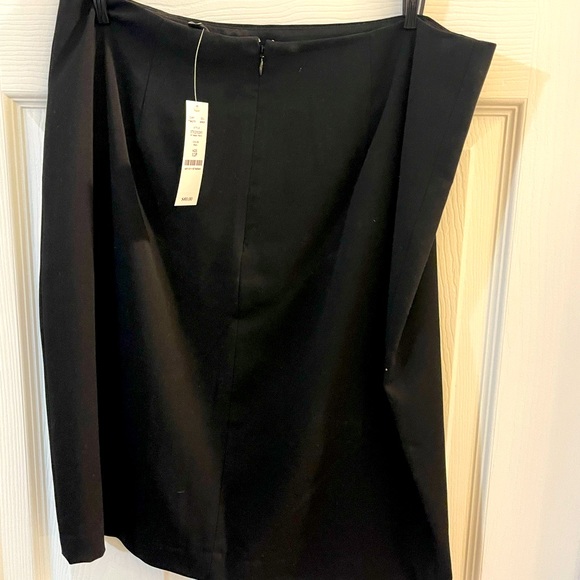 White House black market. All season pencil skirt - Picture 1 of 2